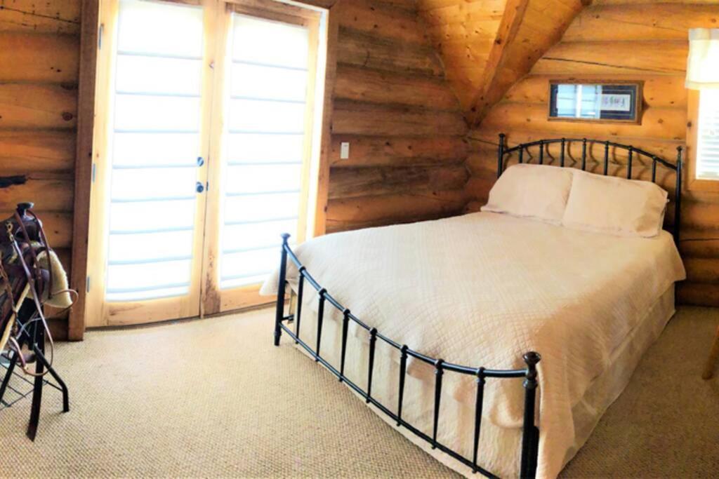 Red Rock Ranch Log Cabin: Large, Fully Furnished Ескаланте Екстер'єр фото